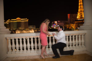 Photographers of Las Vegas - Vegas Strip Tour Photography - marriage proposal at Bellagio fountains