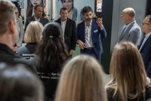 Photographers Of Las Vegas - Event Photography - Presentation convention men demonstrating crowd watching
