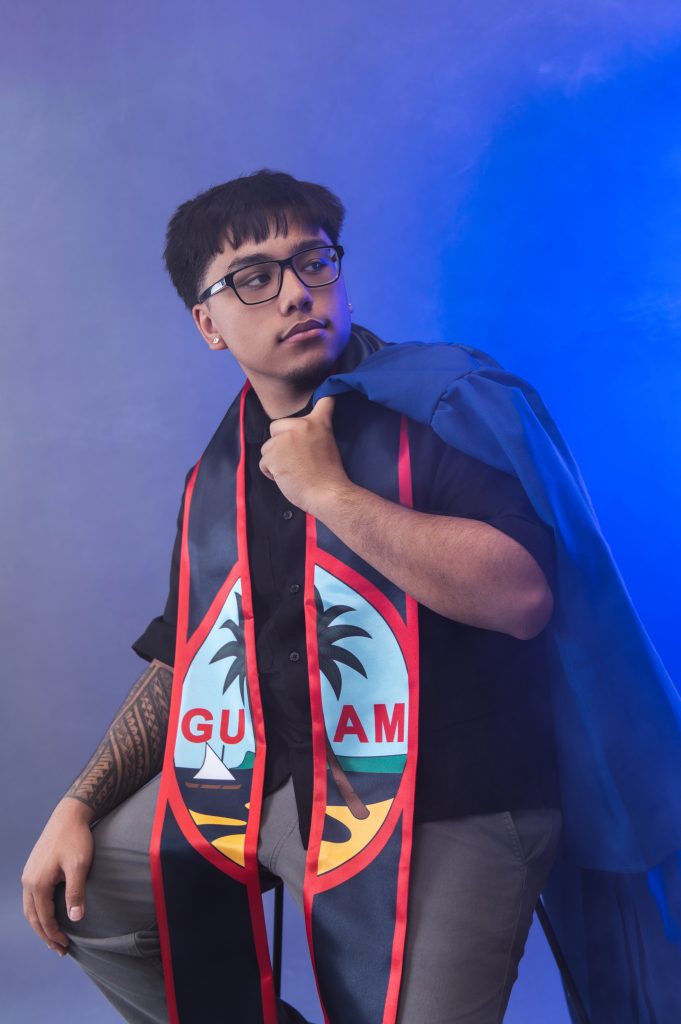 Photographers of Las Vegas Whether you want a studio photoshoot or outdoor photoshoot, PhotographersLV has got the package for you. 41