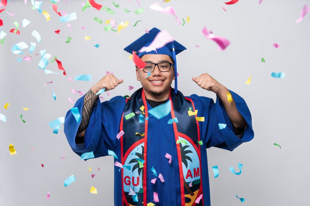 Photographers of Las Vegas Whether you want a studio photoshoot or outdoor photoshoot, PhotographersLV has got the package for you. 39