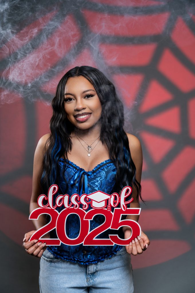 Photographers of Las Vegas Whether you want a studio photoshoot or outdoor photoshoot, PhotographersLV has got the package for you. 45