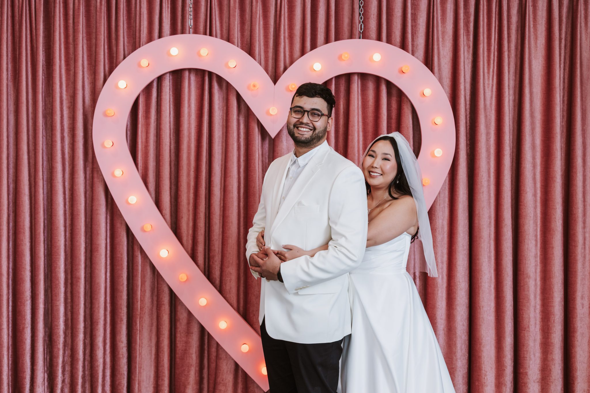 Photographers of Las Vegas Photographers Of Las Vegas When you search for a Las Vegas photographer, you want more than a nice portfolio — you want a team that shows up, delivers, and gets it right the first time. Photographers of Las Vegas has built a 5.0-star reputation across 190+ Google reviews doing exactly that: weddings and elopements, corporate and convention photography, headshots, family portraits, product photography, and Strip photo tours — all from one experienced studio, open daily 1