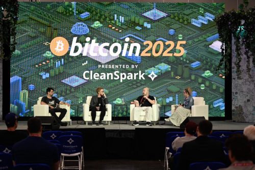 Photographers of las vegas - conference photography - people on stage at bitcoin confrence in las vegas